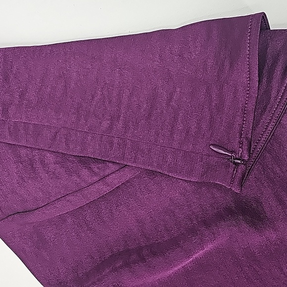 Express Croppped Top in Purple Satiny Fabric w Adjustable Strap - Picture 5 of 7
